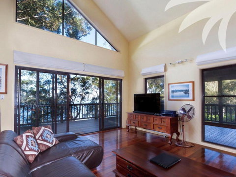 Elandra - Travel Agents 6