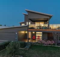 7 Boardwalk Lakeside in Cowes - Travel Agents
