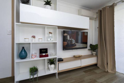 Manly Beachfront Apartment - Travel Agents 3