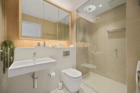 New Contemporary Apartment Near Macquarie Centre - Travel Agents 4