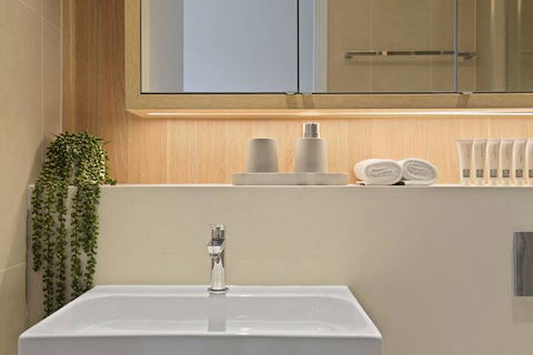 New Contemporary Apartment Near Macquarie Centre - Travel Agents 7