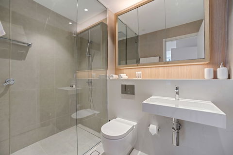 New Luxury Apartment Walking To Shops & Cinema - Travel Agents 4