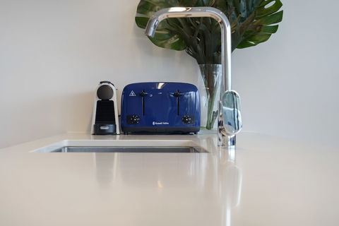 New Luxury Apartment Walking To Shops & Cinema - Travel Agents 3