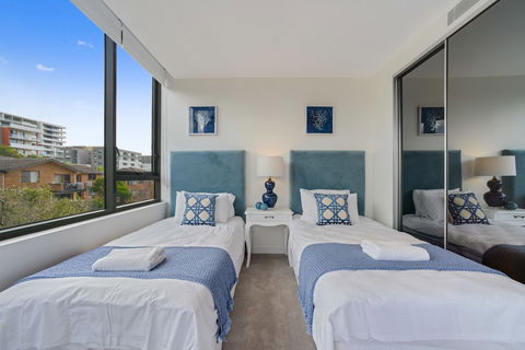 New Luxury Apartment Walking To Shops & Cinema - Travel Agents 0