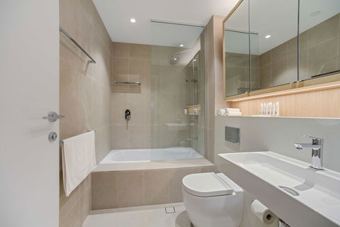 New Luxury Apartment Walking To Shops & Cinema - Travel Agents 1