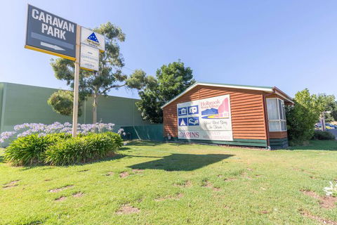 Holbrook Motor Village - Travel Agents 6
