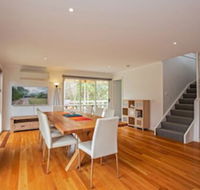 Bay Breeze Retreat - Travel Agents