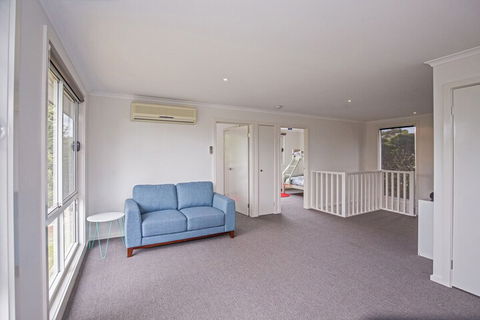 Bay Breeze Retreat - Travel Agents 6