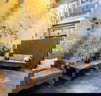 Isla 2BDR Fitzroy Apartment - Travel Agents