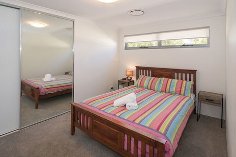 Gale House - Travel Search 2