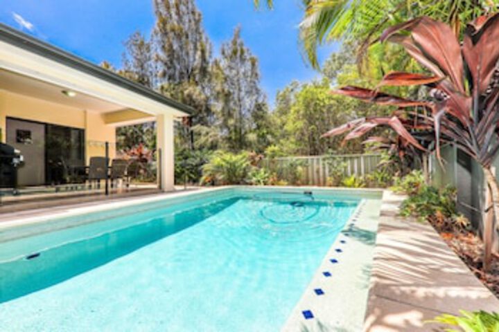Little Mountain QLD Travel Search