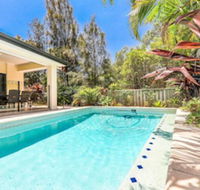 Large House with Pool - Travel Search