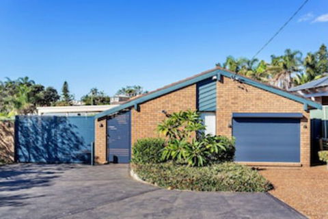 Campbell Avenue 28 - Tourism Guide 0