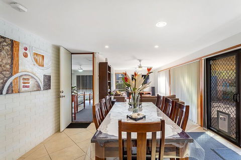Campbell Avenue 28 - Tourism Guide 6