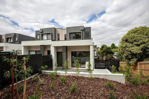92 Brand New Doncaster Local House - Travel Search 1
