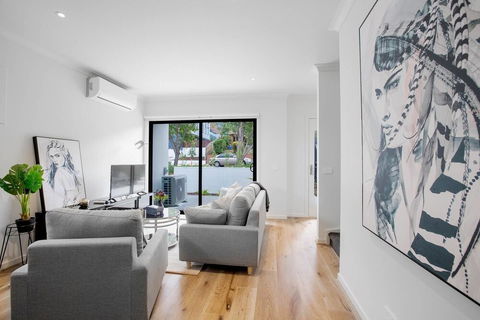 92 Brand New Doncaster Local House - Travel Search 5