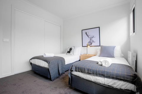 92 Brand New Doncaster Local House - Travel Search 4