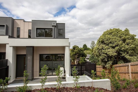 92 Brand New Doncaster Local House - Travel Search 2