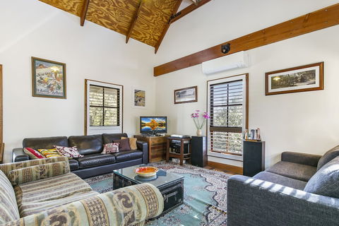 Clervaux Cottage - Travel Search 3