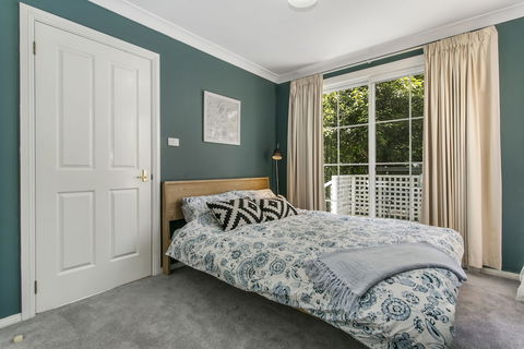 Swanbrook - Travel Search 6