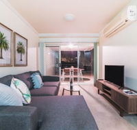 Absolute Riverfront One Bedroom Apartment - Travel Search