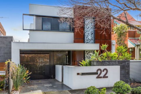 Luxury Designer Townhouse Parking - Travel Agents 0