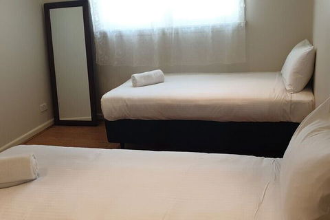 The Bay Apartment - Travel Agents 3