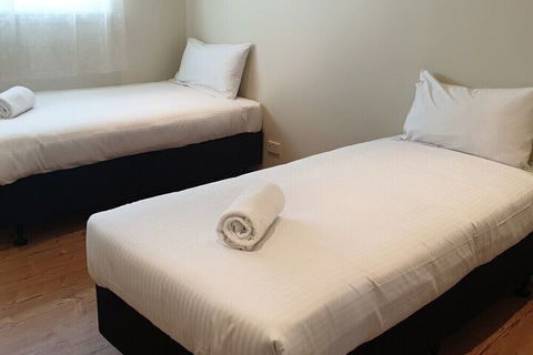 The Bay Apartment - Travel Agents 4