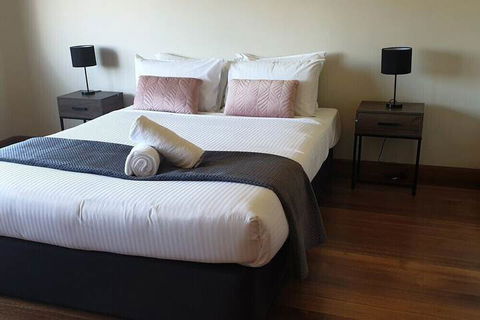 Port Life Beach House - Travel Agents 7