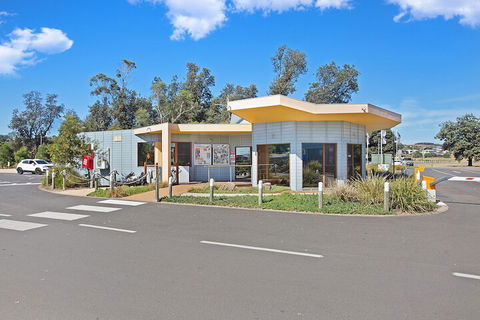 Bellarine Bayside Holiday Parks - Travel Agents 1