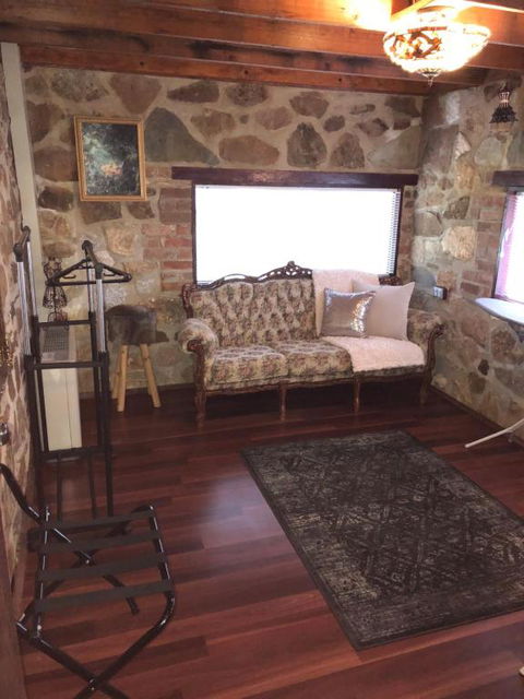 Barossa Barn Bed & Breakfast - Tourism Guide 1
