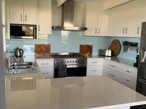 Longbeach House - Travel Search 4