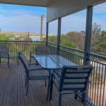 Longbeach House - Travel Search 0