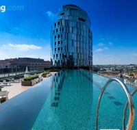 Along Melbournes Magic Boulevard - Tourism Guide