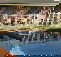 Regency Court Motel - Tourism Guide