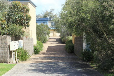Annies Place - Travel Agents 6