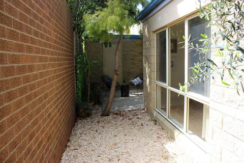 Annies Place - Travel Agents 4