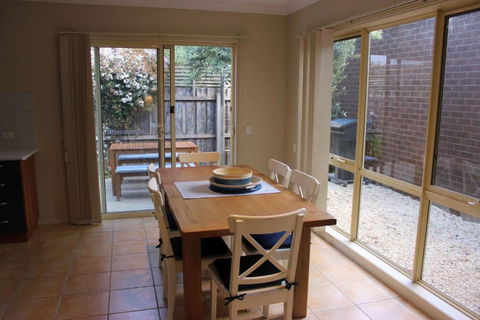 Annies Place - Travel Agents 1