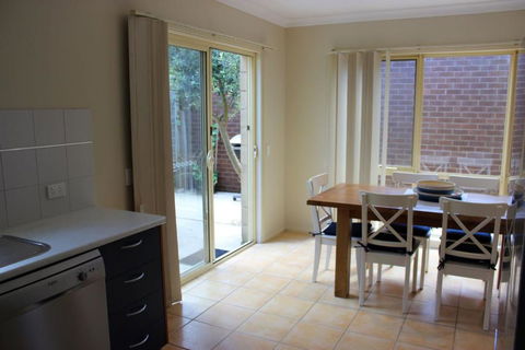 Annies Place - Travel Agents 3