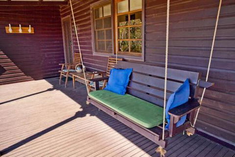 Minimbah Farm Cottages Family Farmstay Choose From 2 & 3 Bedroom Cottages & 6 Bedroom House - Travel Search 7