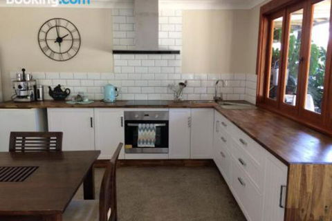 Takura Heights Modern Country Apartment With Pool Access - Travel Agents 6
