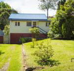 Pet Friendly Beach Cottage at Ballingalla - Cruises Travel