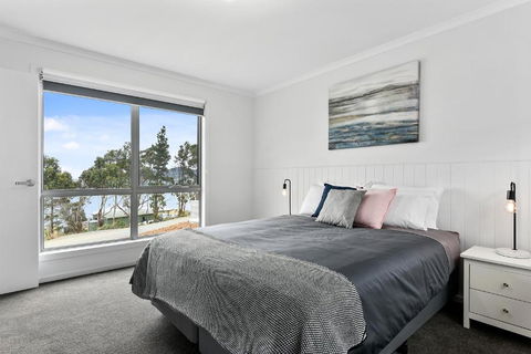 Chill Tasmania - Travel Search 4