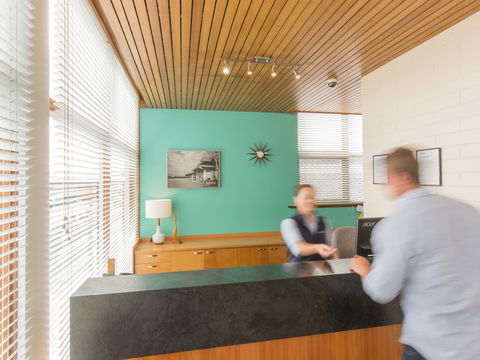 Riverfront Motel & Villas - Travel Agents 3