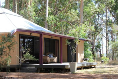 Ellensbrook Cottages - Tourism Guide 0