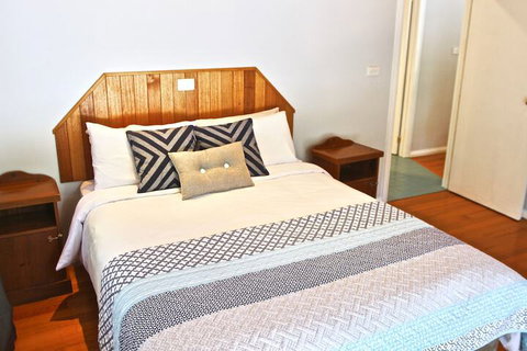 Ellensbrook Cottages - Tourism Guide 6