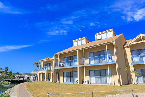 The Marina Hotel - Travel Agents 3