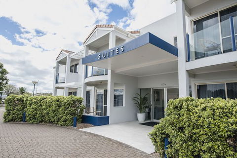 The Marina Hotel - Travel Agents 6