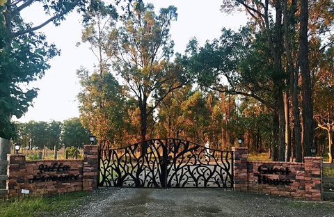 Villa Provence - Tourism Guide 2