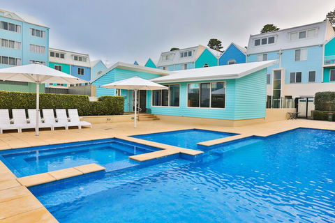 Lady Bay Resort - Tourism Guide 5